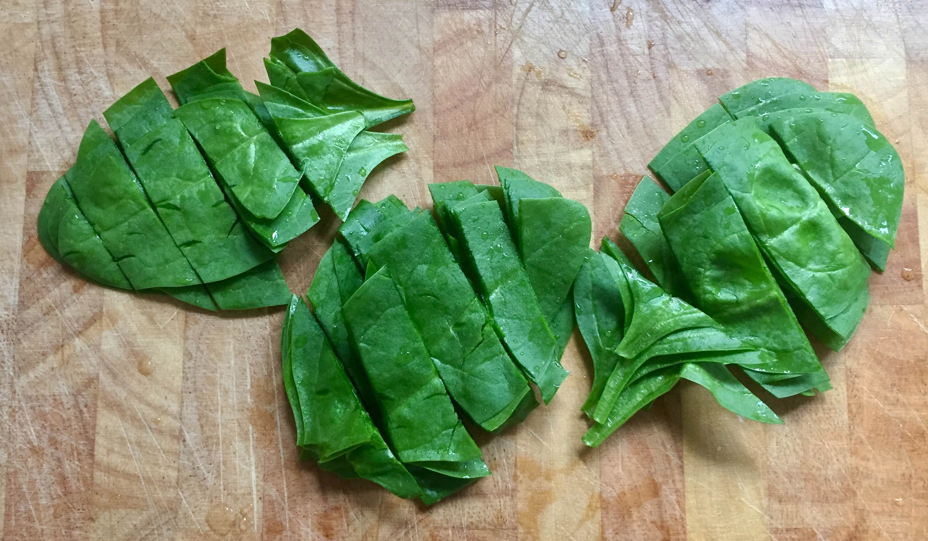 Herzhafte gefüllte glutenfreie Blätterteigtaschen Spinat